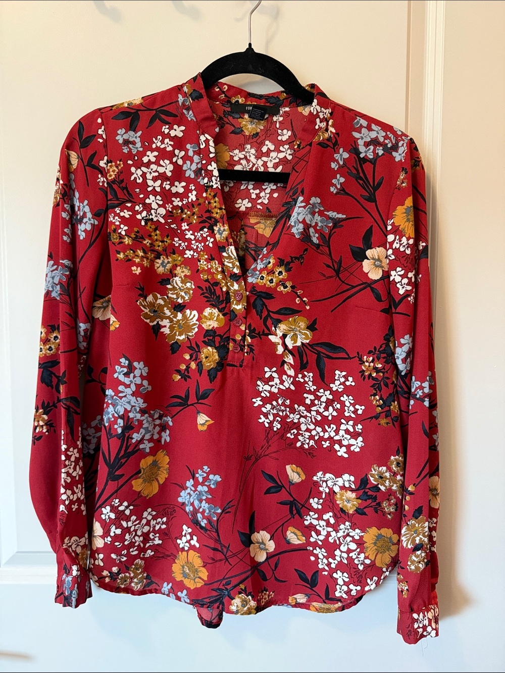 Forever 21 Red Floral V-Neck Long Sleeve Blouse